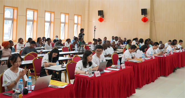 1744870524801028.jpg 图1 活动现场.jpg