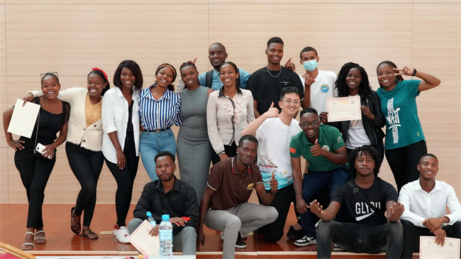 1744870866579032.jpg 图9 优秀奖师生合影2.jpg