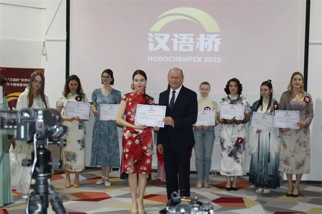 1745568675401983.jpg 4.jpg