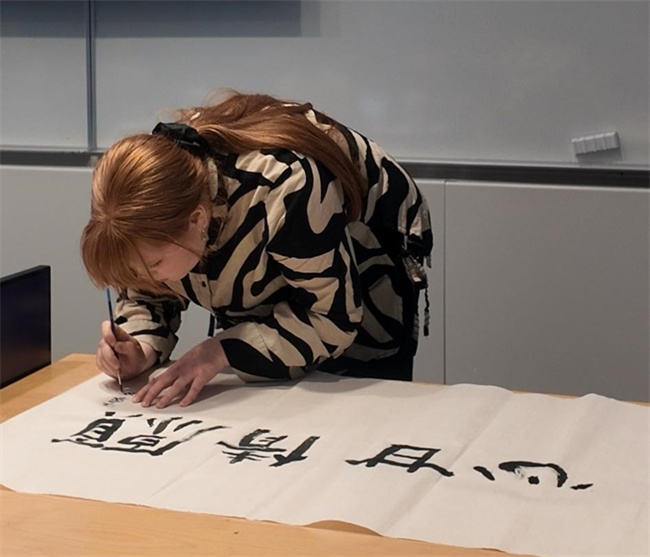 1745892920922141.jpg 4.jpg