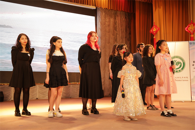 1748398966163518.jpg 11.合唱.JPG