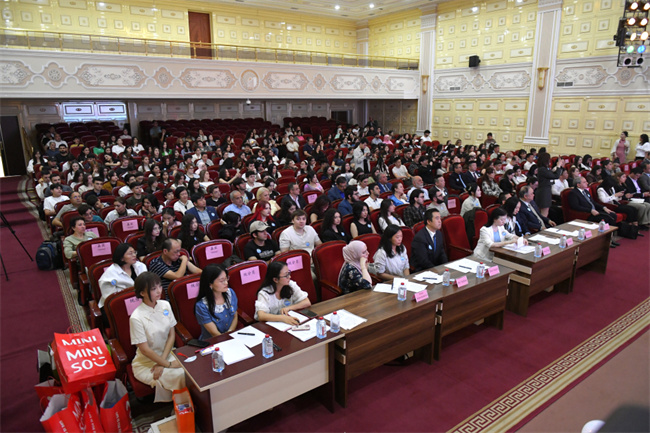 1748399037921550.jpg 1.比赛现场.jpg