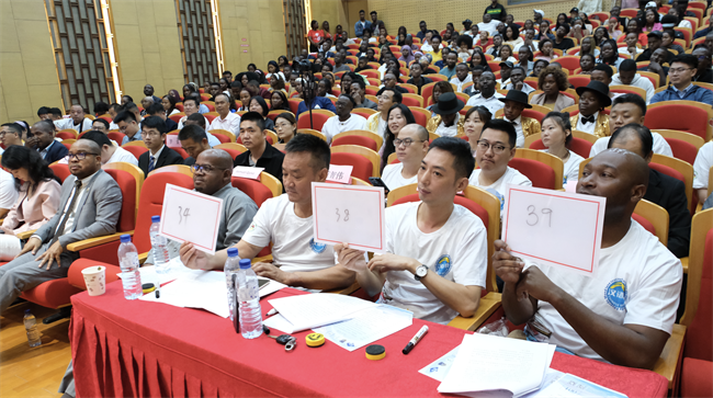 1748412783554758.png 评委打分.png