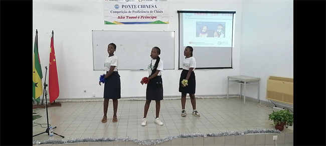 1749721590893553.jpg 合唱《玉盘》.jpg