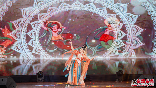 1752568806753557.jpg 8f3ab3ff28d14033a7b0c21204b37b19.jpg