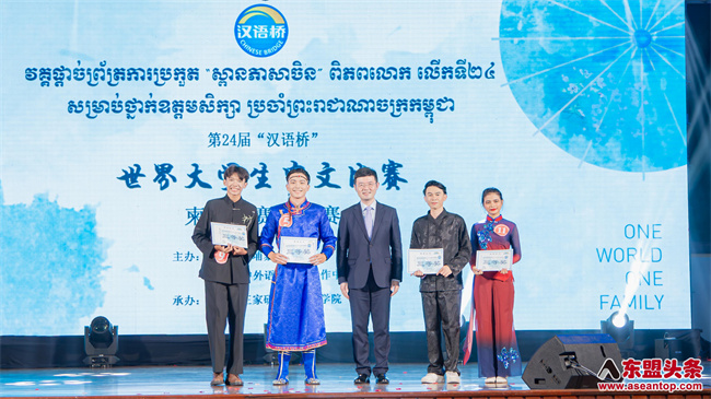 1752568962967378.jpg 199a7c4a818d44a2b6c69f2c158d20f7.jpg