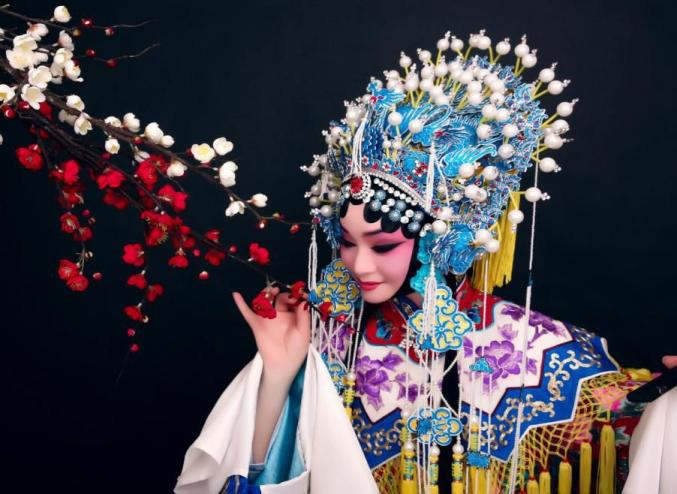 Appreciation of the Art of Ancient and Modern Chinese Opera