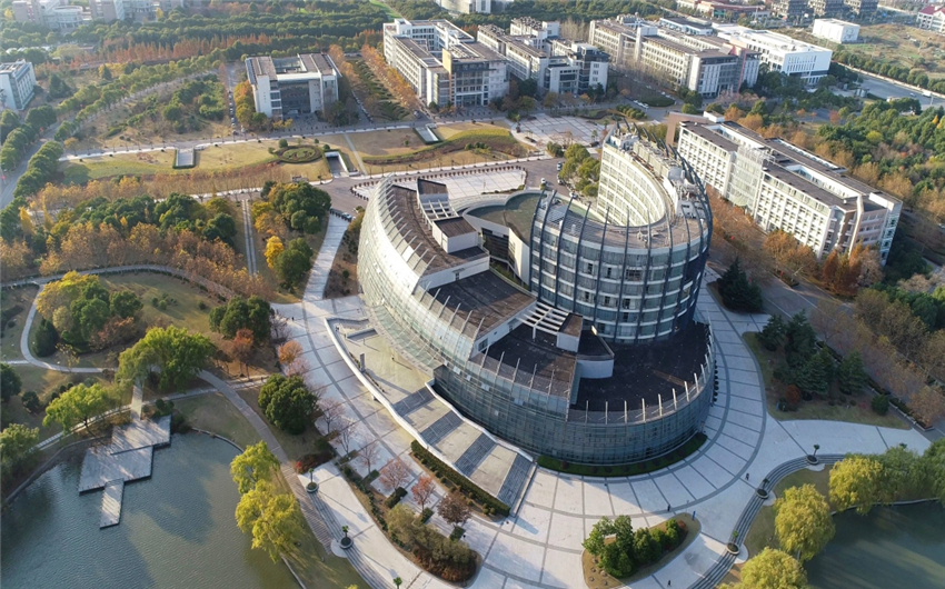 信息图文中心鸟瞰图Aerial view of the library.jpg