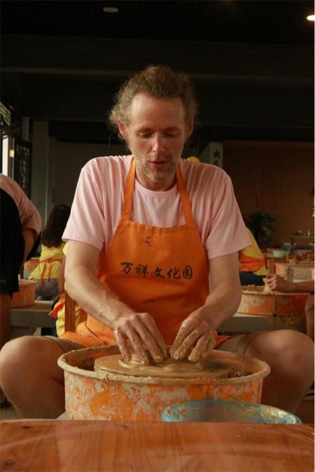 10.参访资源11 Pottery Making制陶体验.jpg
