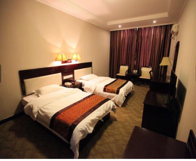 11.住宿条件3 Guest House招待所标间2.jpg