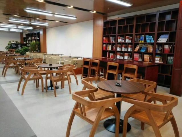 9.校园设施8 Jiaohu Lake Book Bar蛟湖书吧.jpg