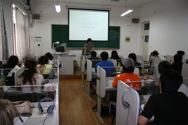 9.黑龙江大学语音室HLJU Language Lab.jpg