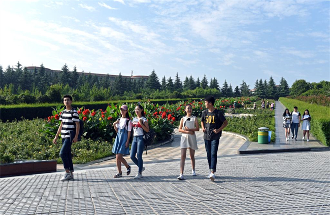 学校设施 花街.jpg