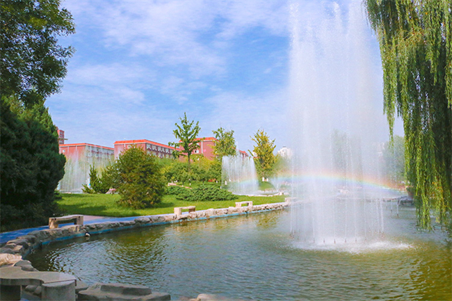 学校设施 校园.jpg