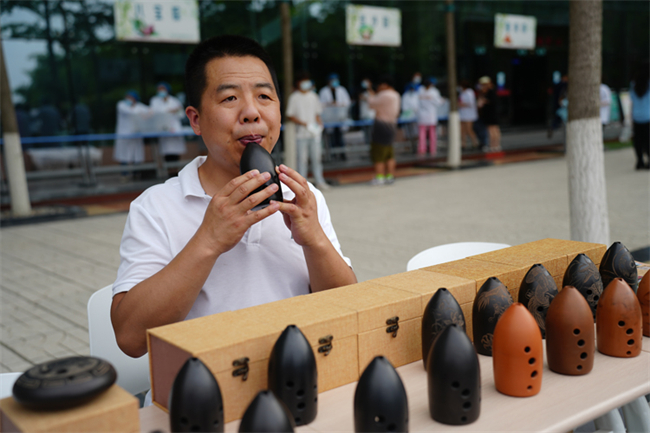 1672303878770800.jpeg 参访资源--特色课程 埙.jpg