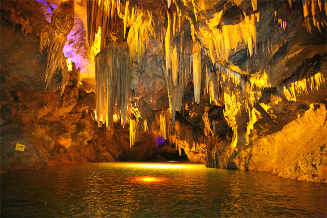 1673088942578797.jpeg 7本溪水洞.jpg