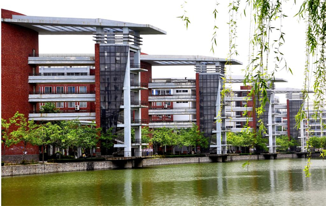 1675317934946897.jpeg 学校-琴键楼.jpg