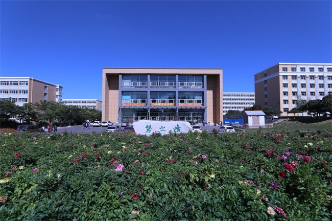 1675652394872143.jpeg Student canteen学生食堂.jpg