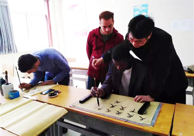 书法体验Calligraphy Experience.jpg