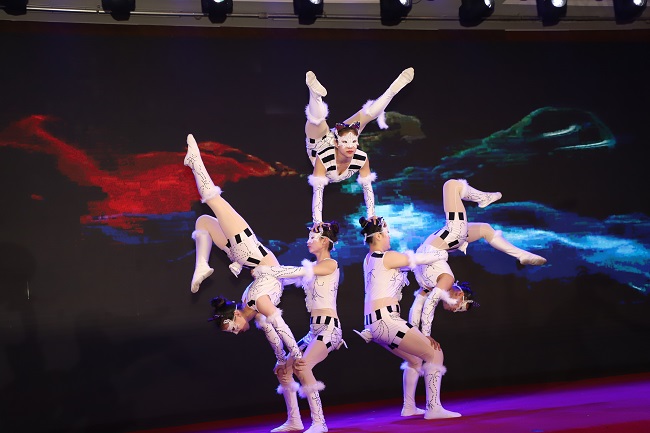 杂技体验Traditional acrobatics experience.JPG