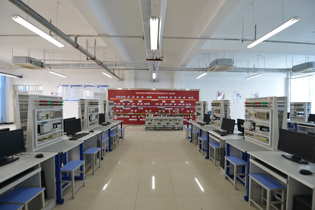 电气罗克韦尔PLC专业教室—Electrical Rockwell PLC Professional Classroom.JPG